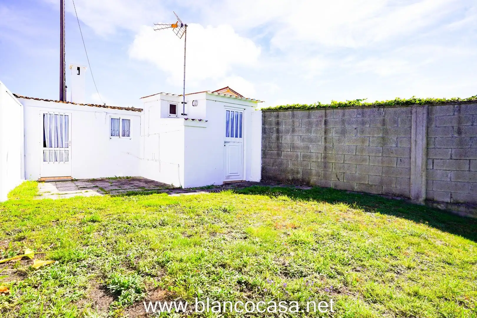Finca rústica en venda en Malpica de Bergantiños amb Jardí privat i Moblat