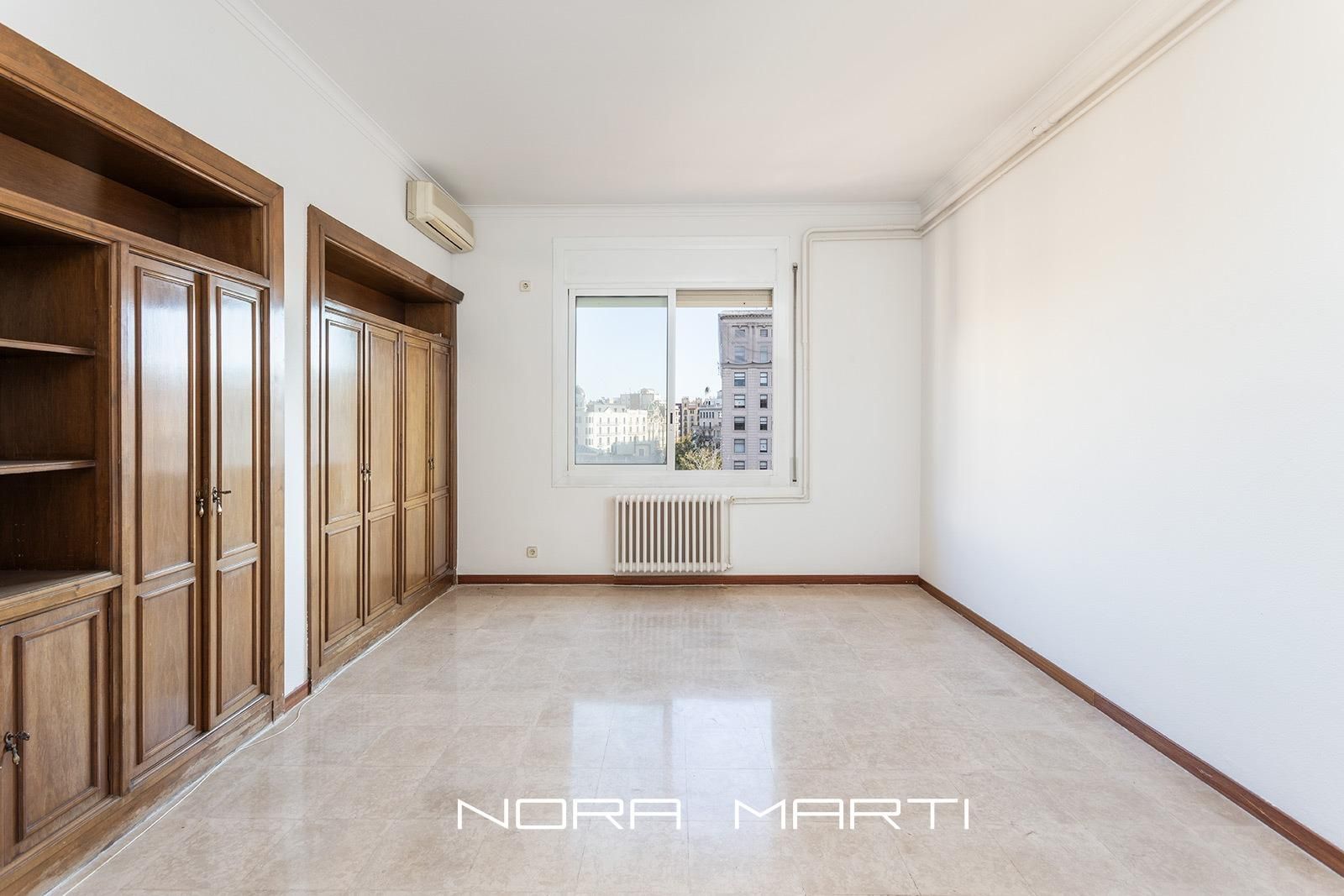 Oficina de alquiler en Dreta de l'Eixample, Eixample