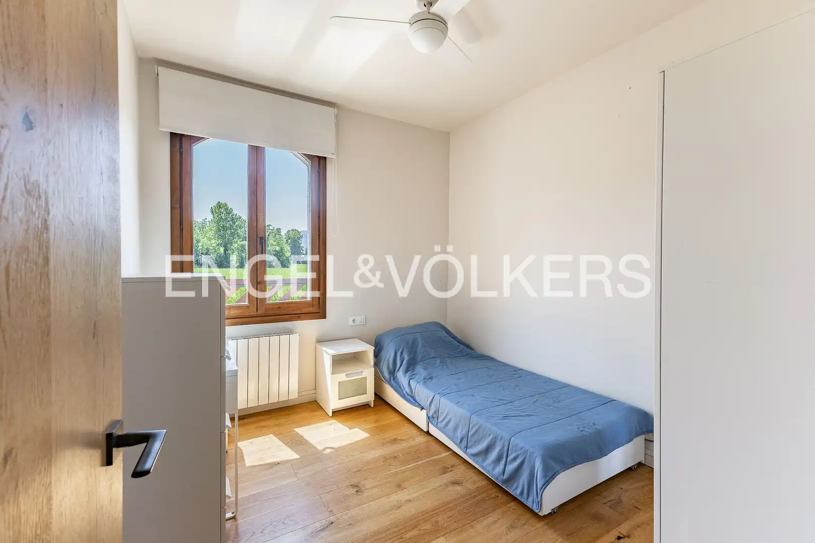 Schlafzimmer von Haus oder Chalet zum Verkauf in La Vall d'en Bas mit Heizung und Privatgarten