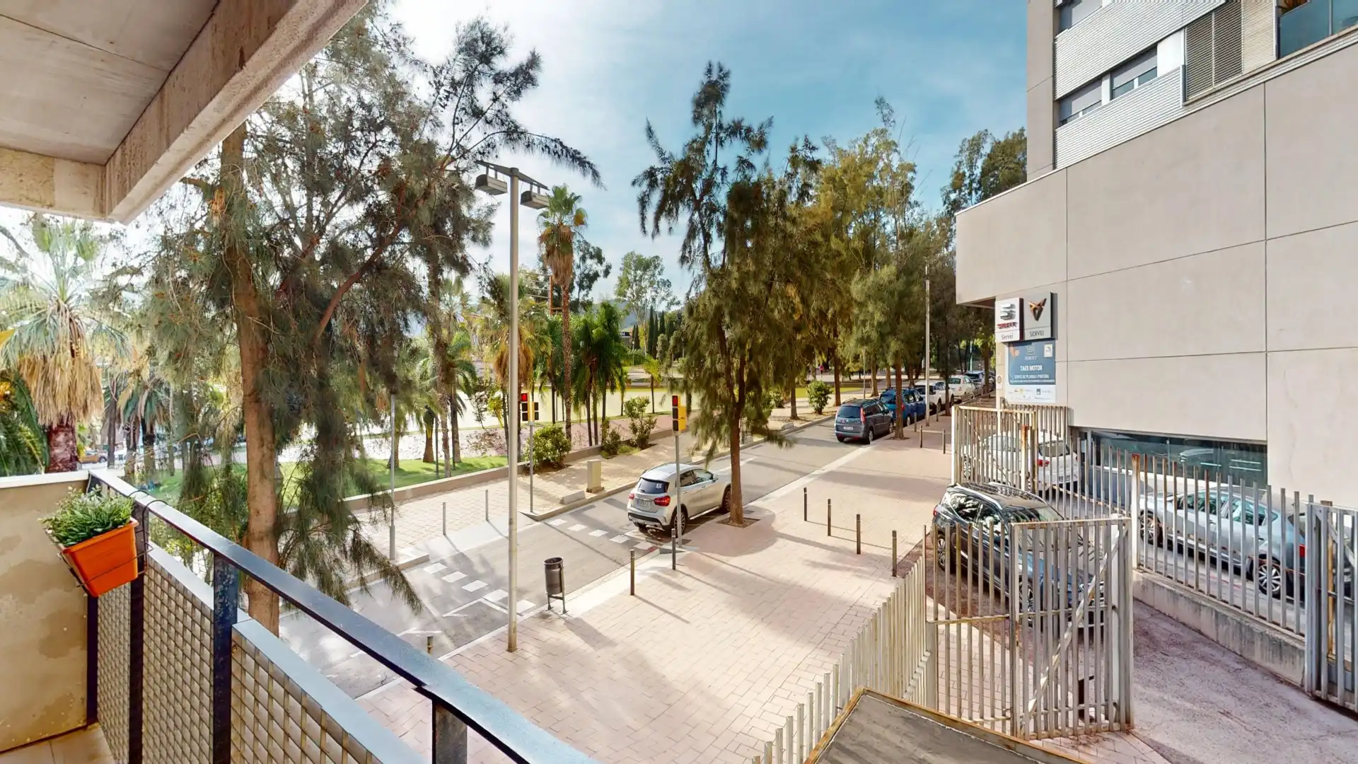 Vista exterior de Piso en venta en Nou Barris