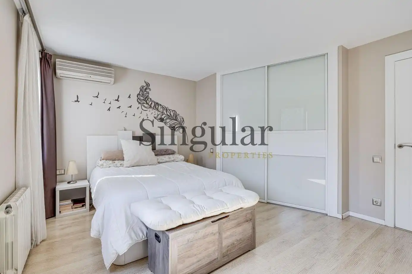 Habitación de Casa adosada en venta en Barcelona con Aire acondicionado, Calefacción y Terraza