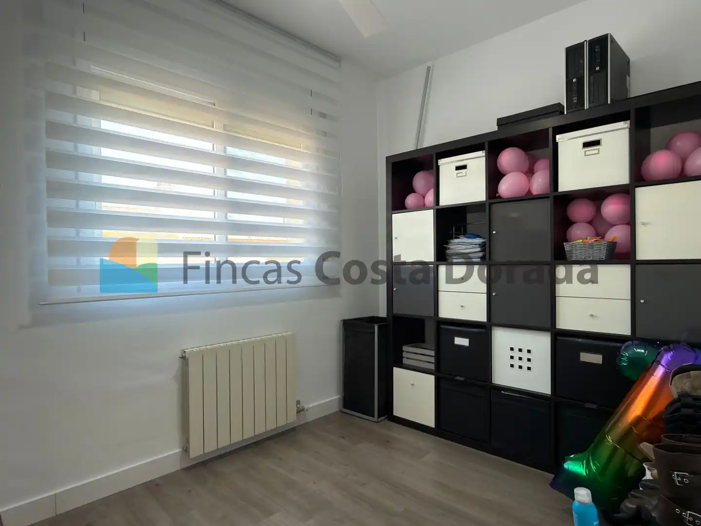 Sala d'estar de Casa adosada en venda en Cubelles amb Aire condicionat, Calefacció i Jardí privat