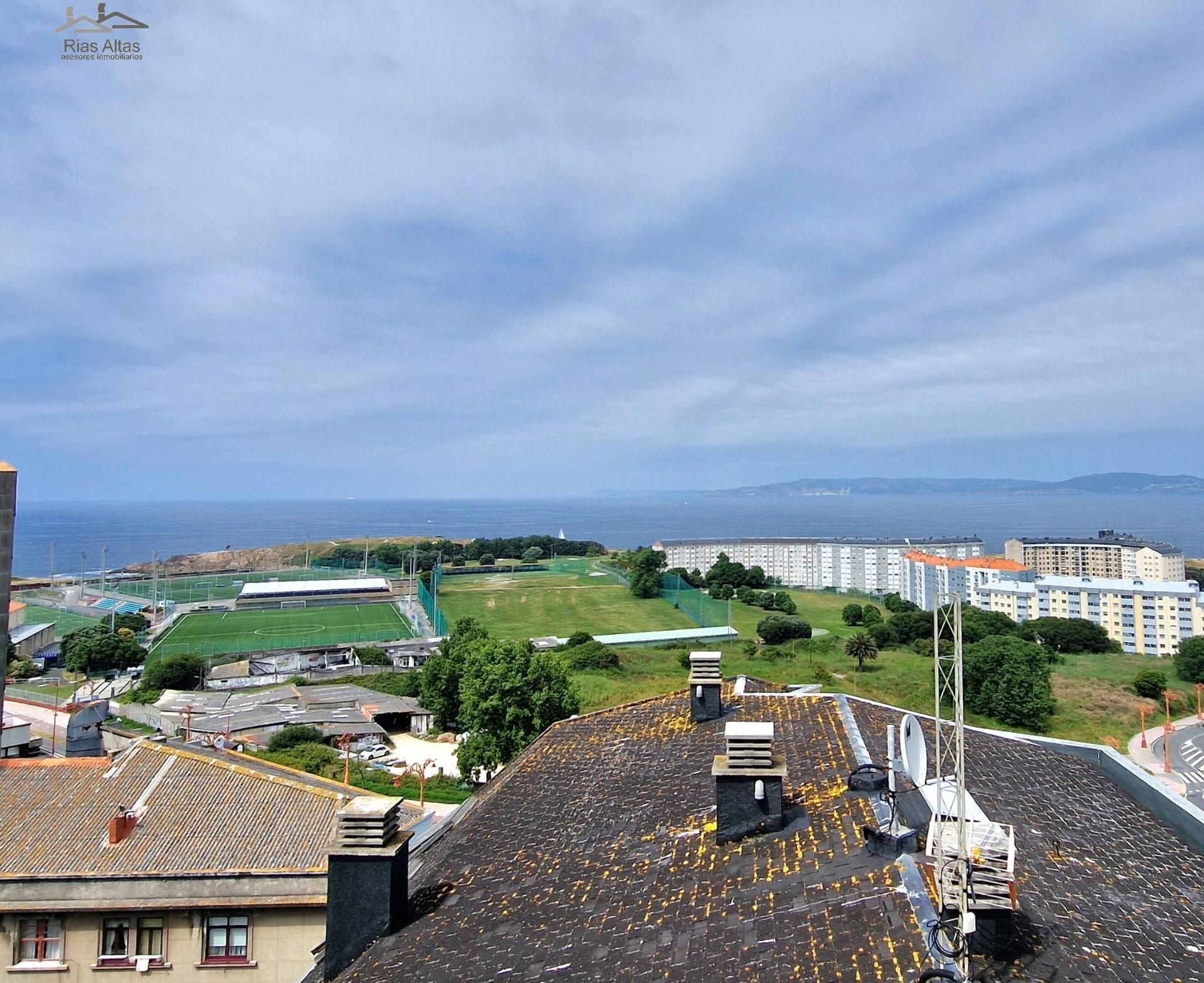 Vista exterior de Dúplex de lloguer en A Coruña Capital  amb Calefacció, Parquet i Traster