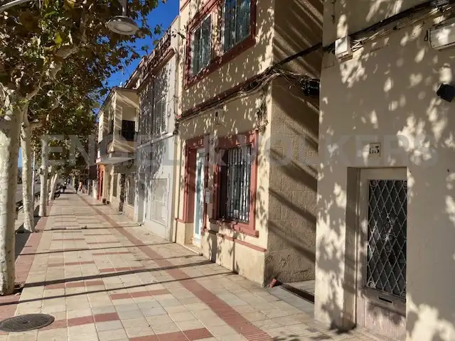 Exterior view of Commercial properties for sale in El Masnou  with Air Conditioner and Terrace