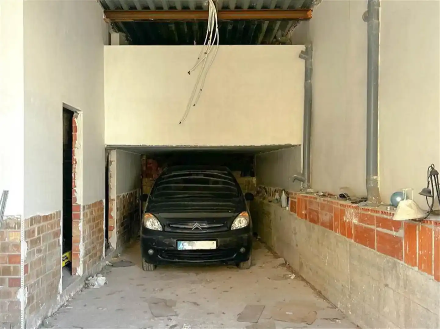 Aparcament de Casa adosada en venda en Manresa