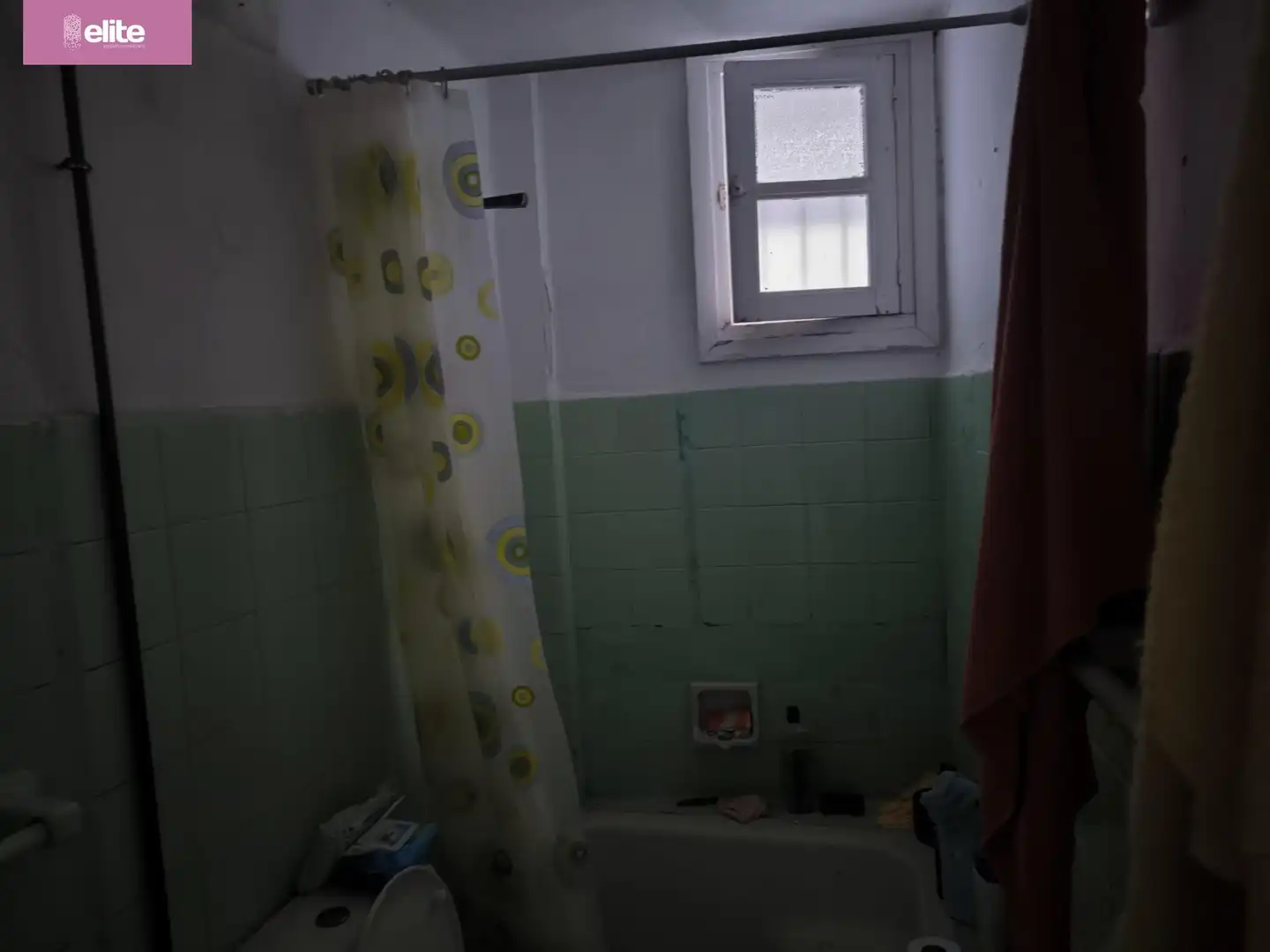 Bathroom of Duplexes for sale in Rota  with Air Conditioner