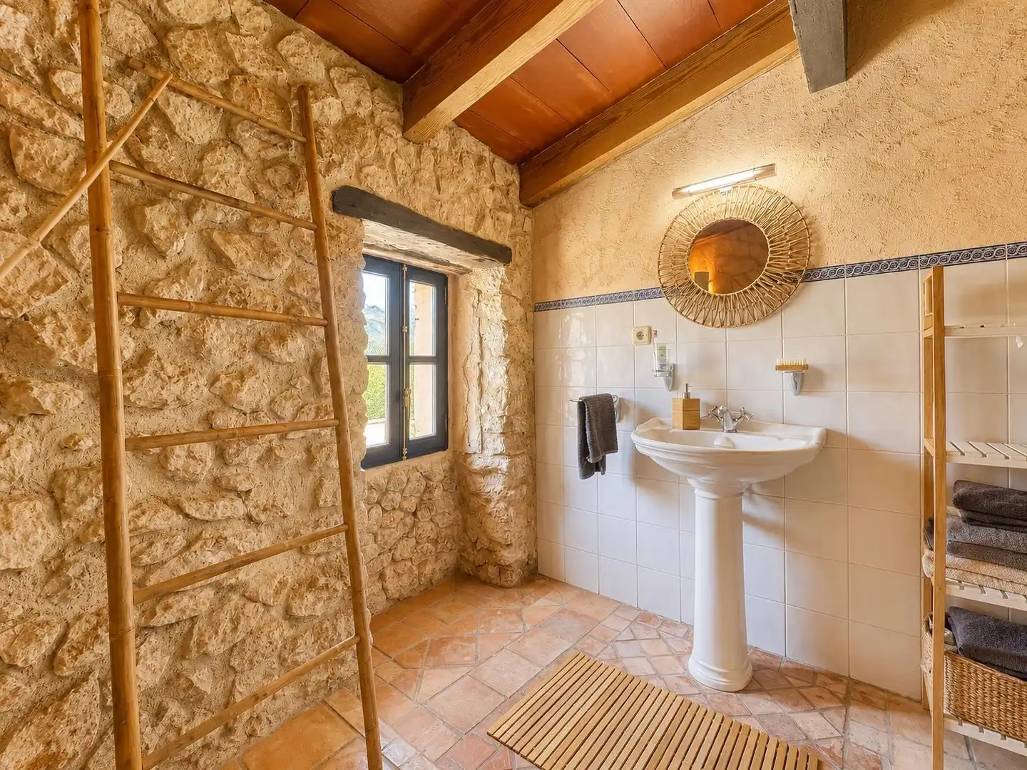 Bathroom of Houses for sale in Pollença  with Air Conditioner, Terrace and Balcony
