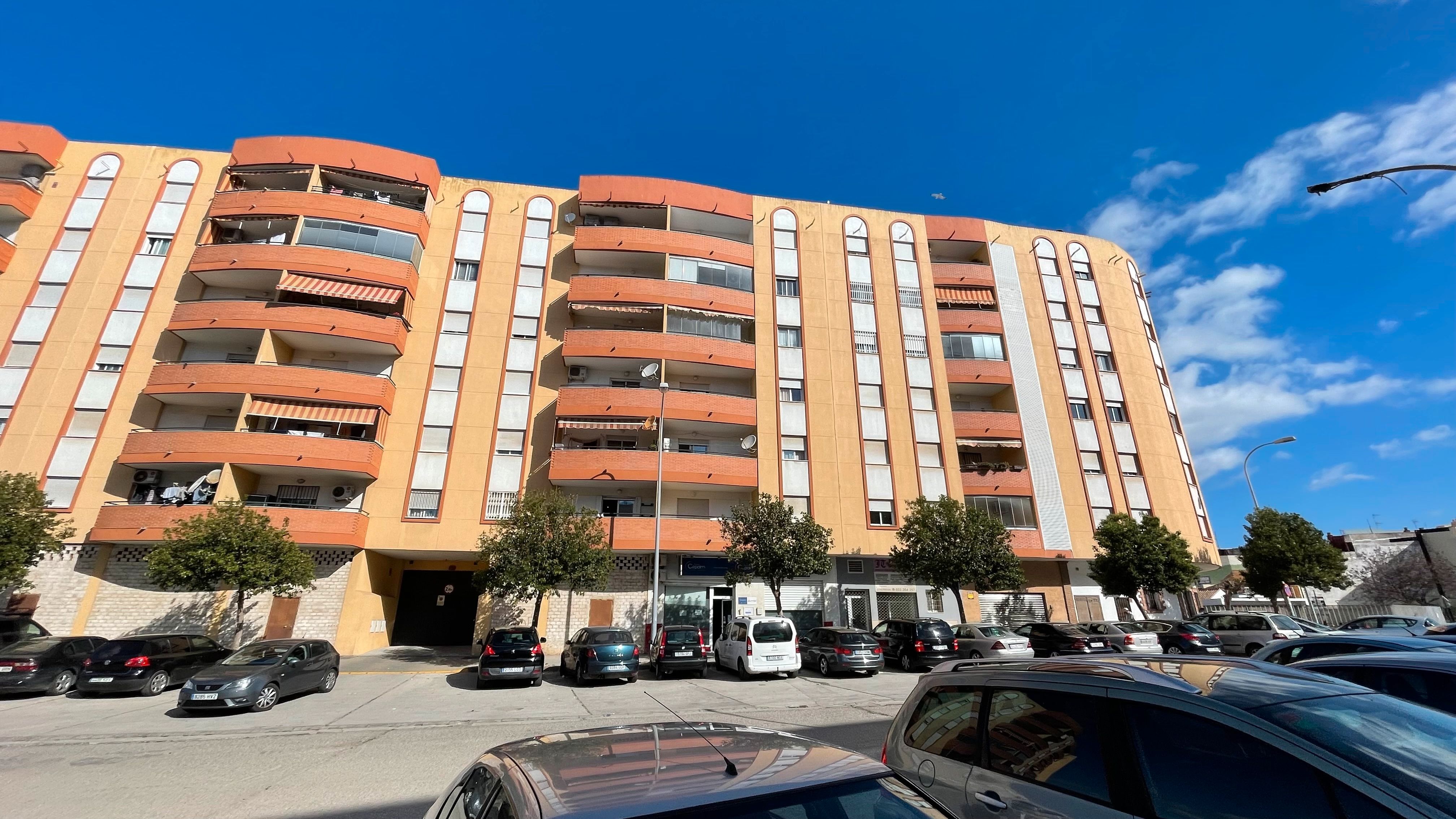 Exterior view of Premises for sale in Algeciras