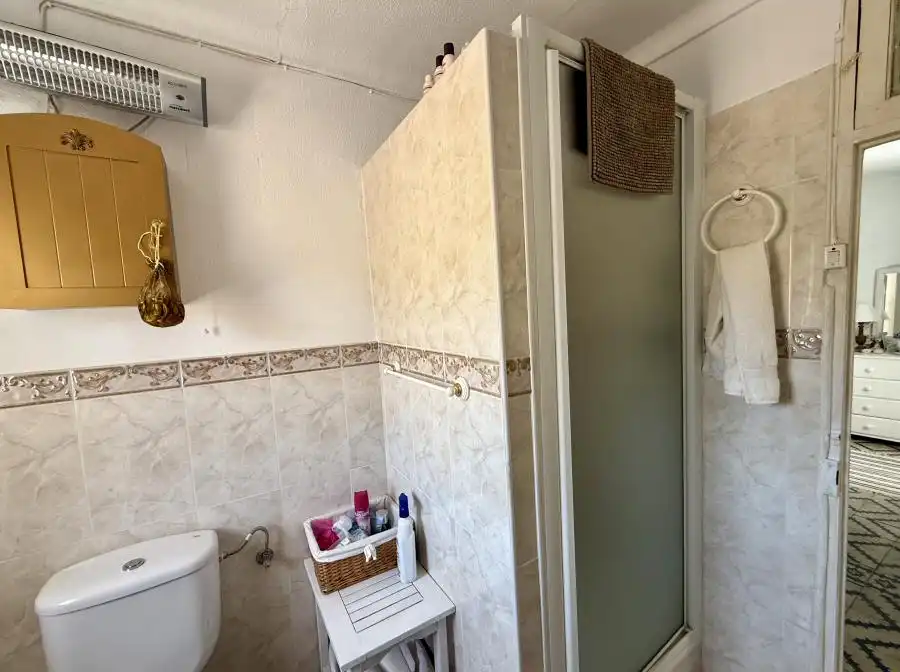 Bany de Casa adosada en venda en Almáchar amb Terrassa, Balcó i Piscina comunitària