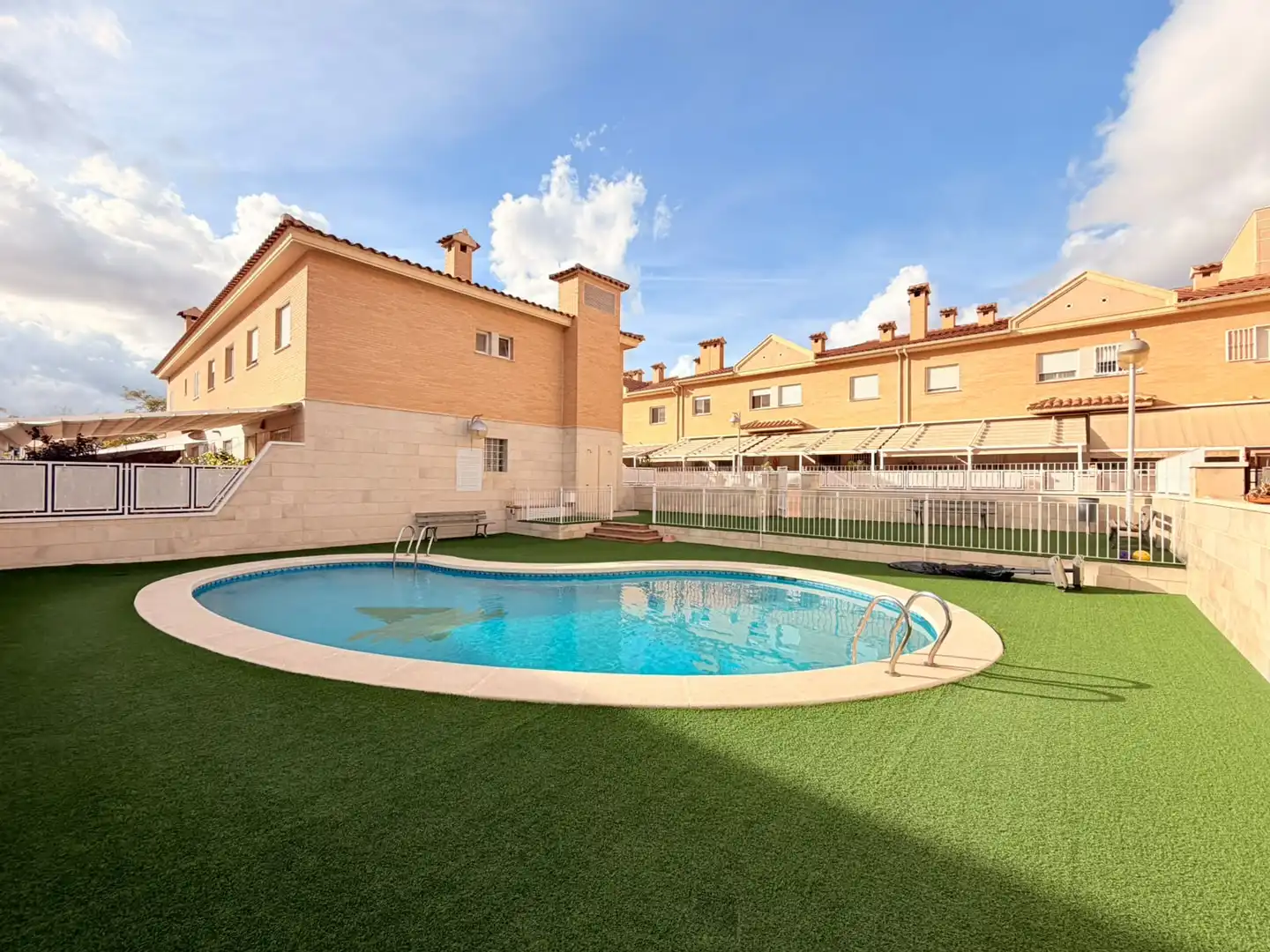 Swimming pool of Detached homes for sale in Elche ciudad