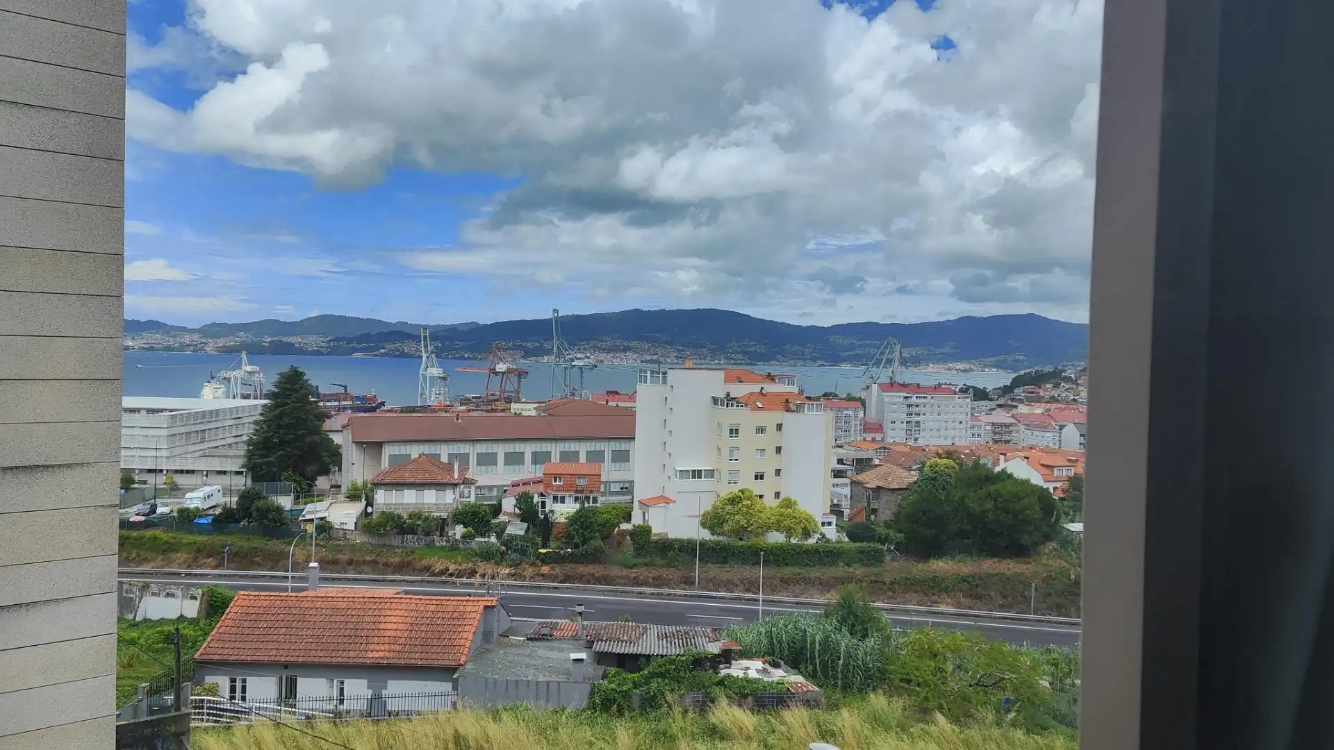 Vista exterior de Piso en venta en Vigo  con Calefacción, Trastero y Amueblado