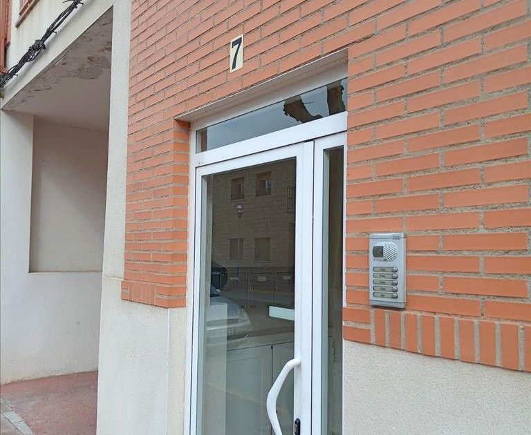 Garage for sale in La Puebla de Alfindén