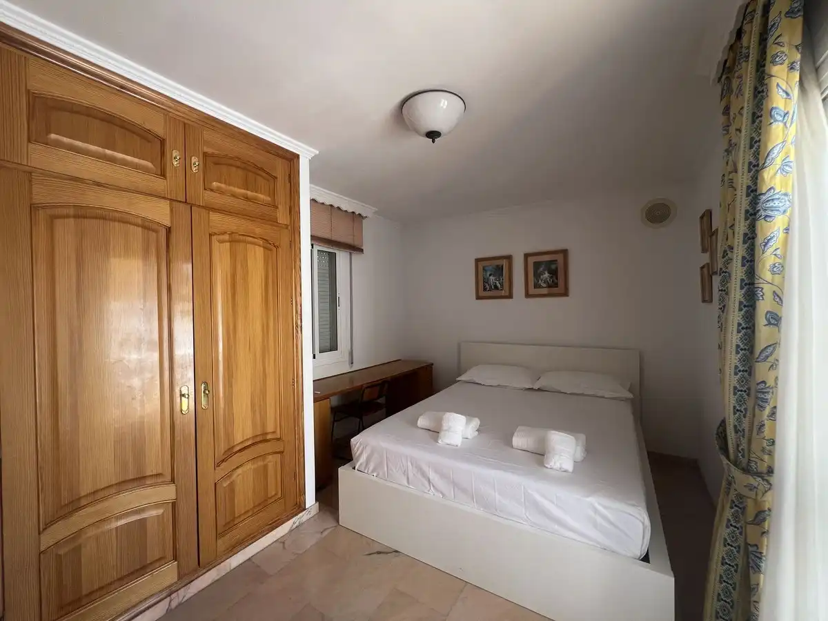 Dormitori de Casa adosada en venda en Marbella amb Terrassa i Alarma