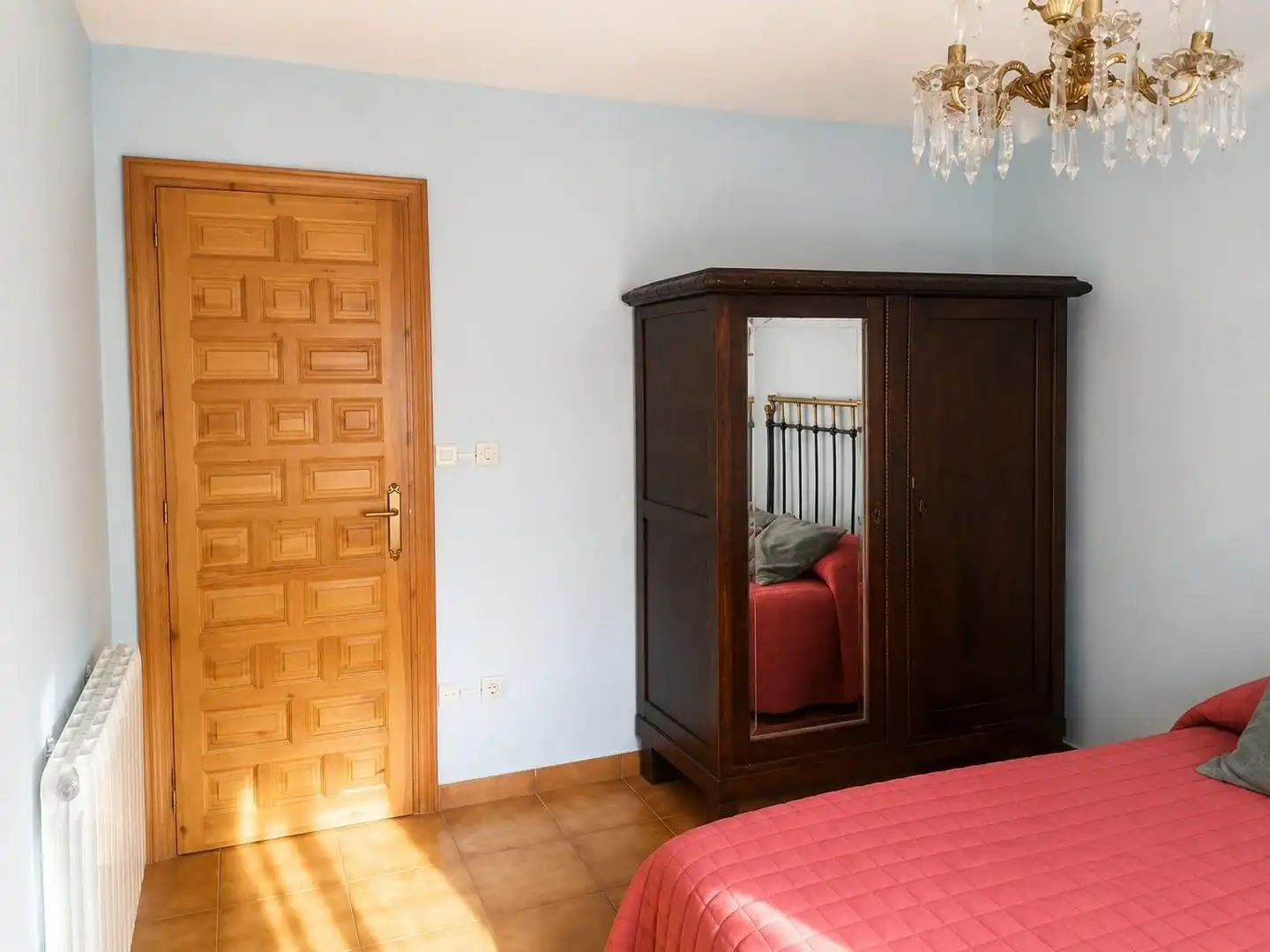 Habitación de Finca rústica en venta en Valle de Losa con Jardín privado, Amueblado y Alarma