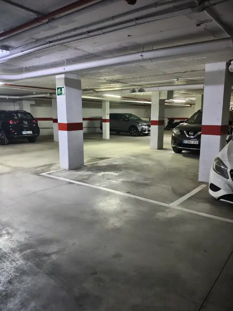 Parkplatz von Wohnung zum Verkauf in La Manga del Mar Menor mit Klimaanlage, Heizung und Privatgarten
