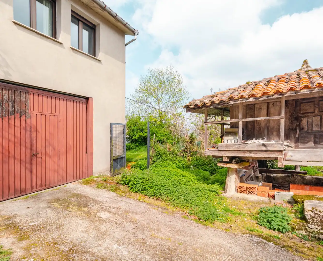 Außenansicht von Residential zum Verkauf in Nava