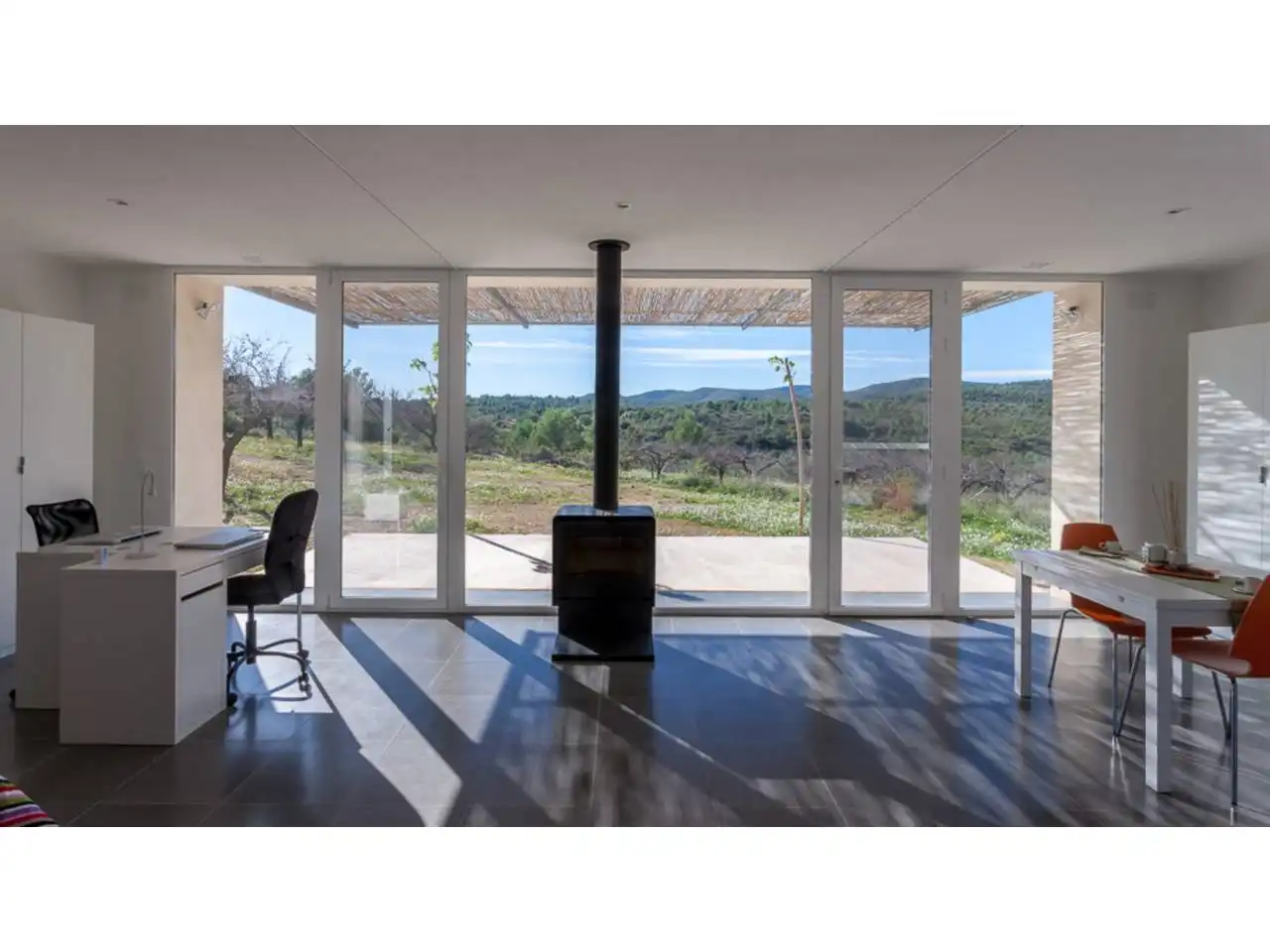 Vista exterior de Finca rústica en venda en Cervera del Maestre amb Jardí privat i Moblat