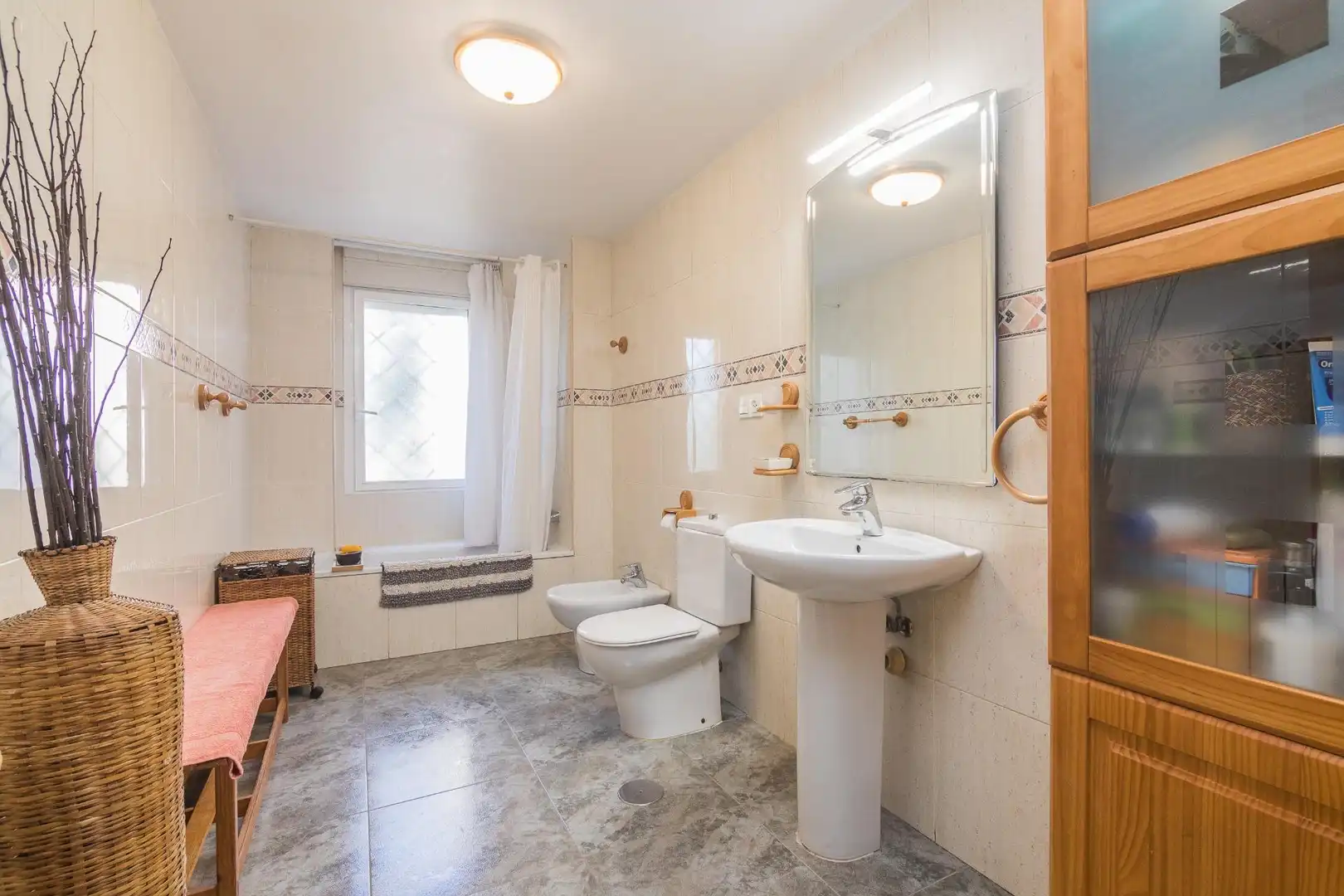 Bany de Casa o xalet en venda en Elche / Elx amb Aire condicionat, Calefacció i Jardí privat