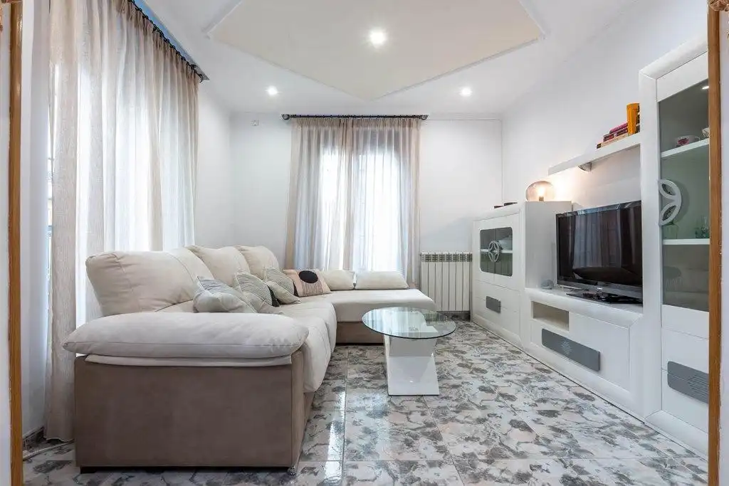 Piso con ascensor en venta en Calle Águila