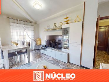 Piso con balcón en venta en Calle Uruguay
