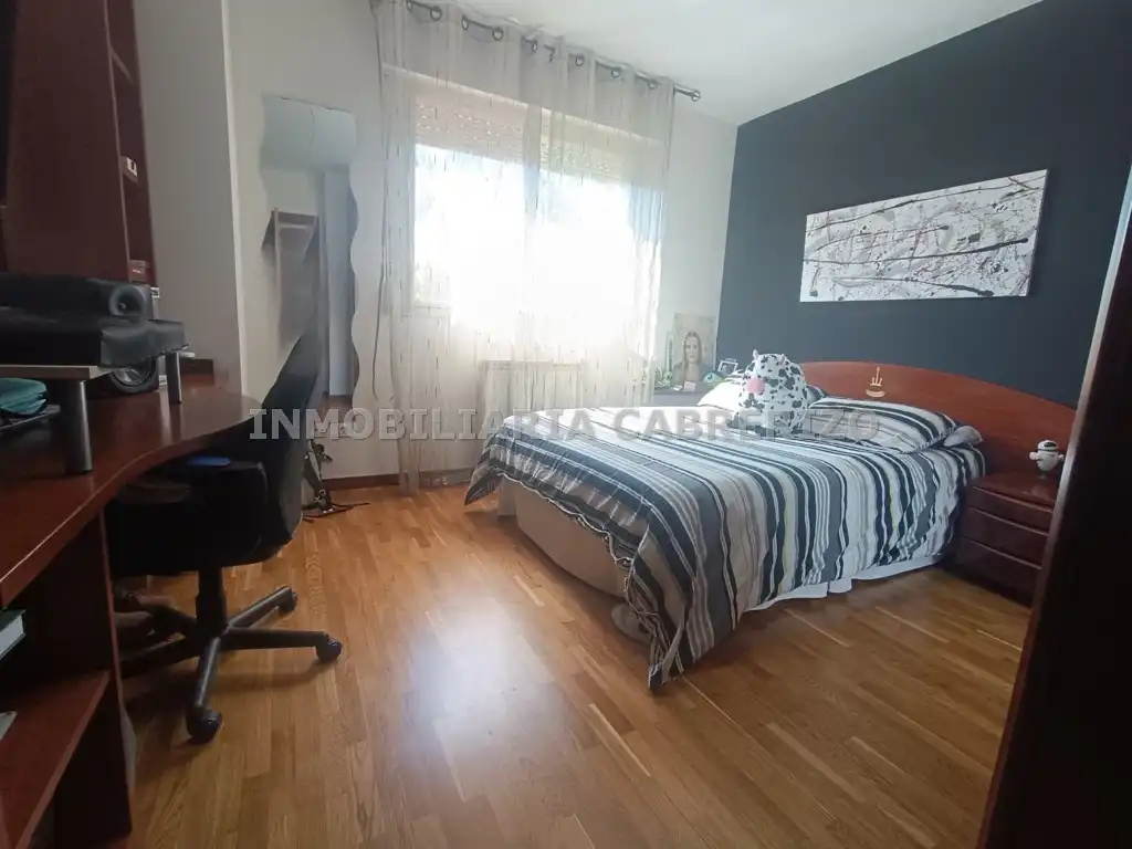 Habitación de Piso en venta en  Logroño con Calefacción, Parquet y Terraza