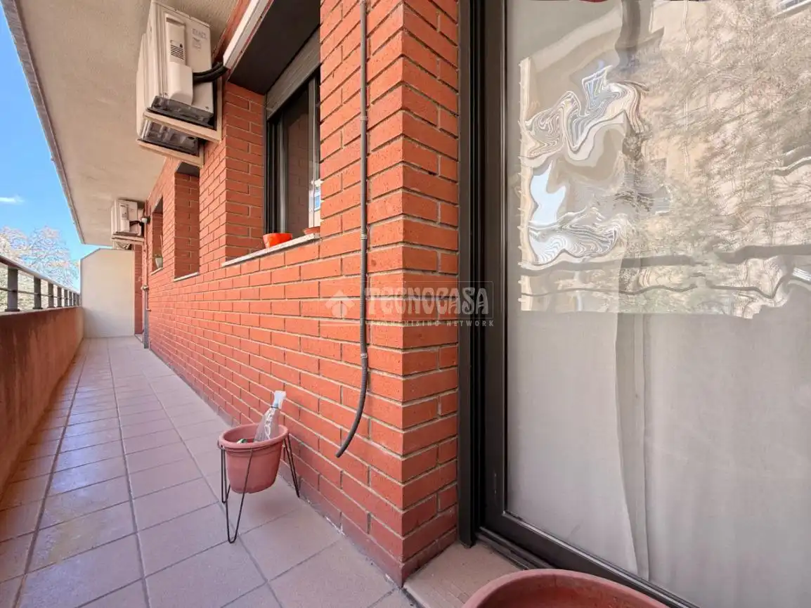 Exterior view of Flat for sale in Sant Boi de Llobregat  with Air Conditioner and Balcony