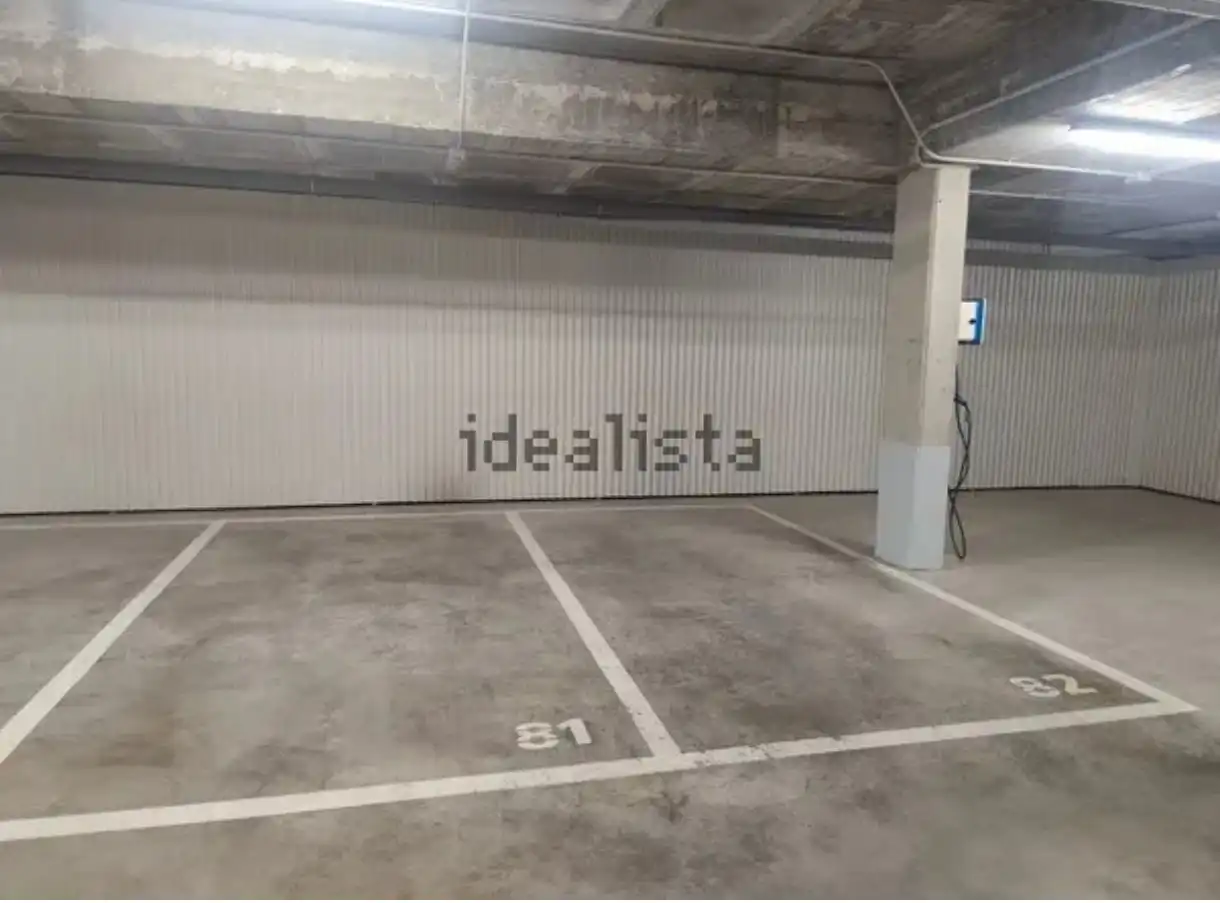 Parking of Ground floor for sale in Madrid  with Air Conditioner, Heating and Private garden