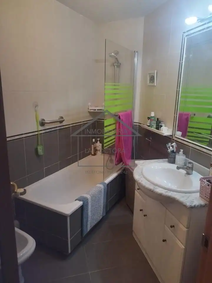Baño de Planta baja en venta en Las Ventas de Retamosa con Calefacción, Terraza y Trastero