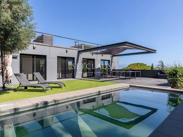Chalet con balcón en venta en Premià de Dalt