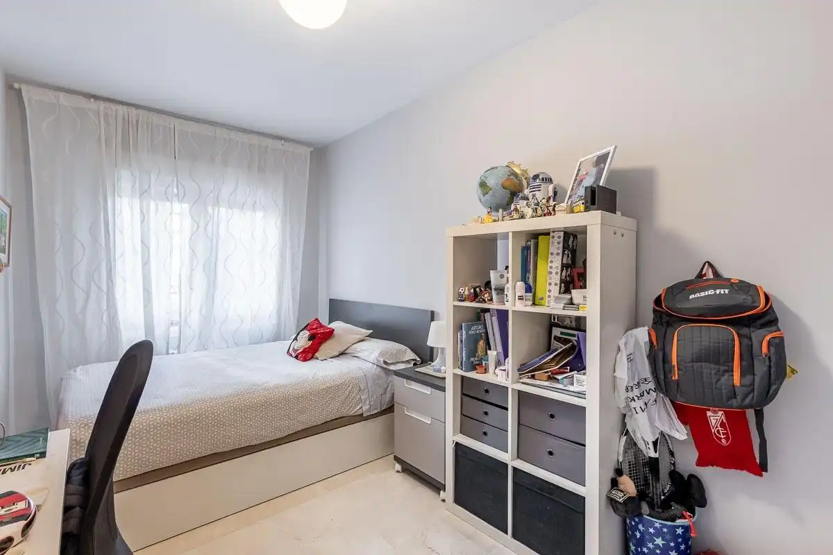 Bedroom of Flat for sale in Granada  with Air Conditioner, Heating and Storage room