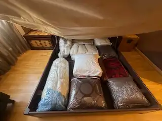 Schlafzimmer von Wohnungen zur Miete in León Capital  mit Heizung, Parkett und Terrasse