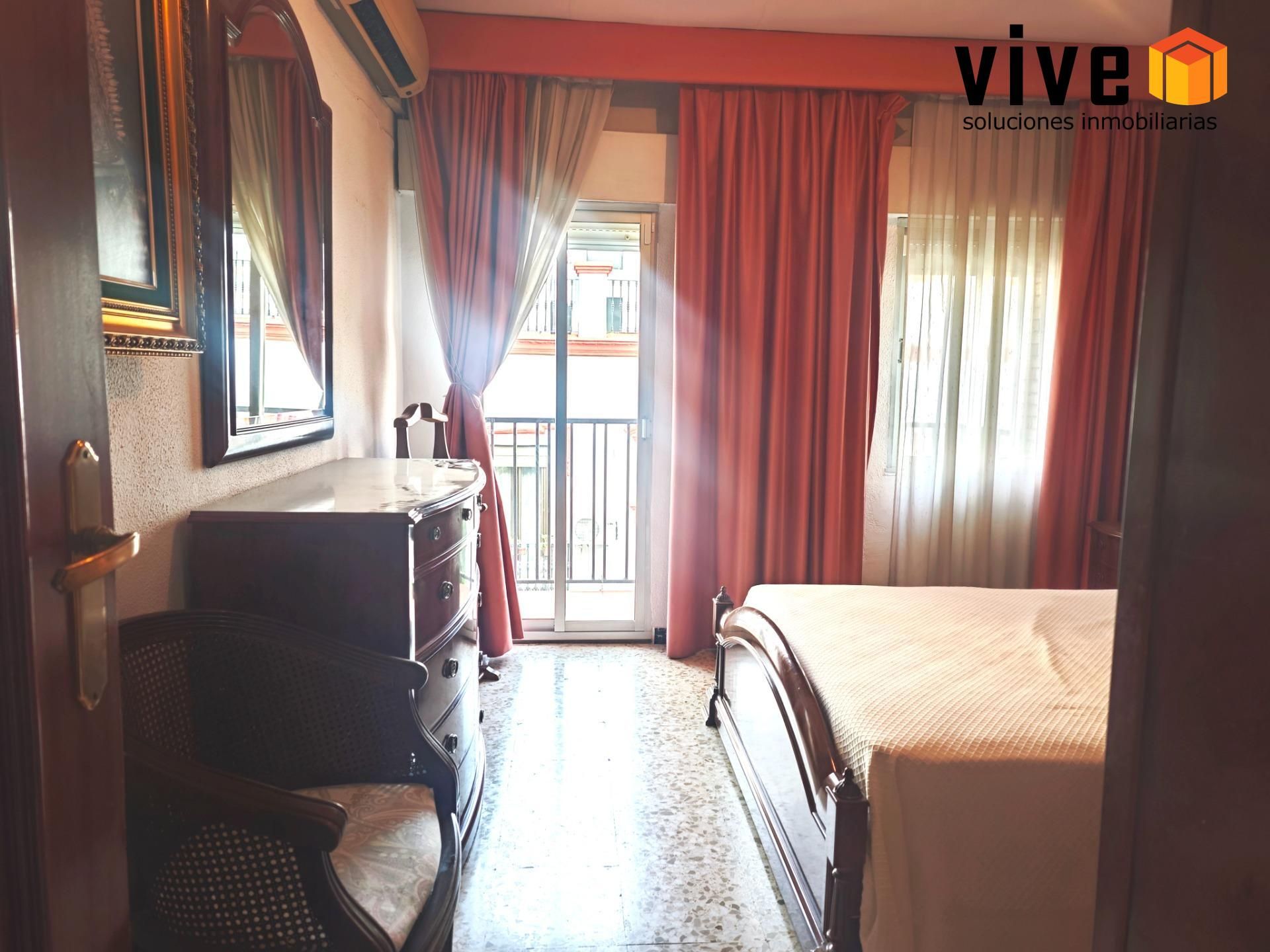 Bedroom of Single-family semi-detached for sale in  Sevilla Capital  with Air Conditioner, Terrace and Balcony