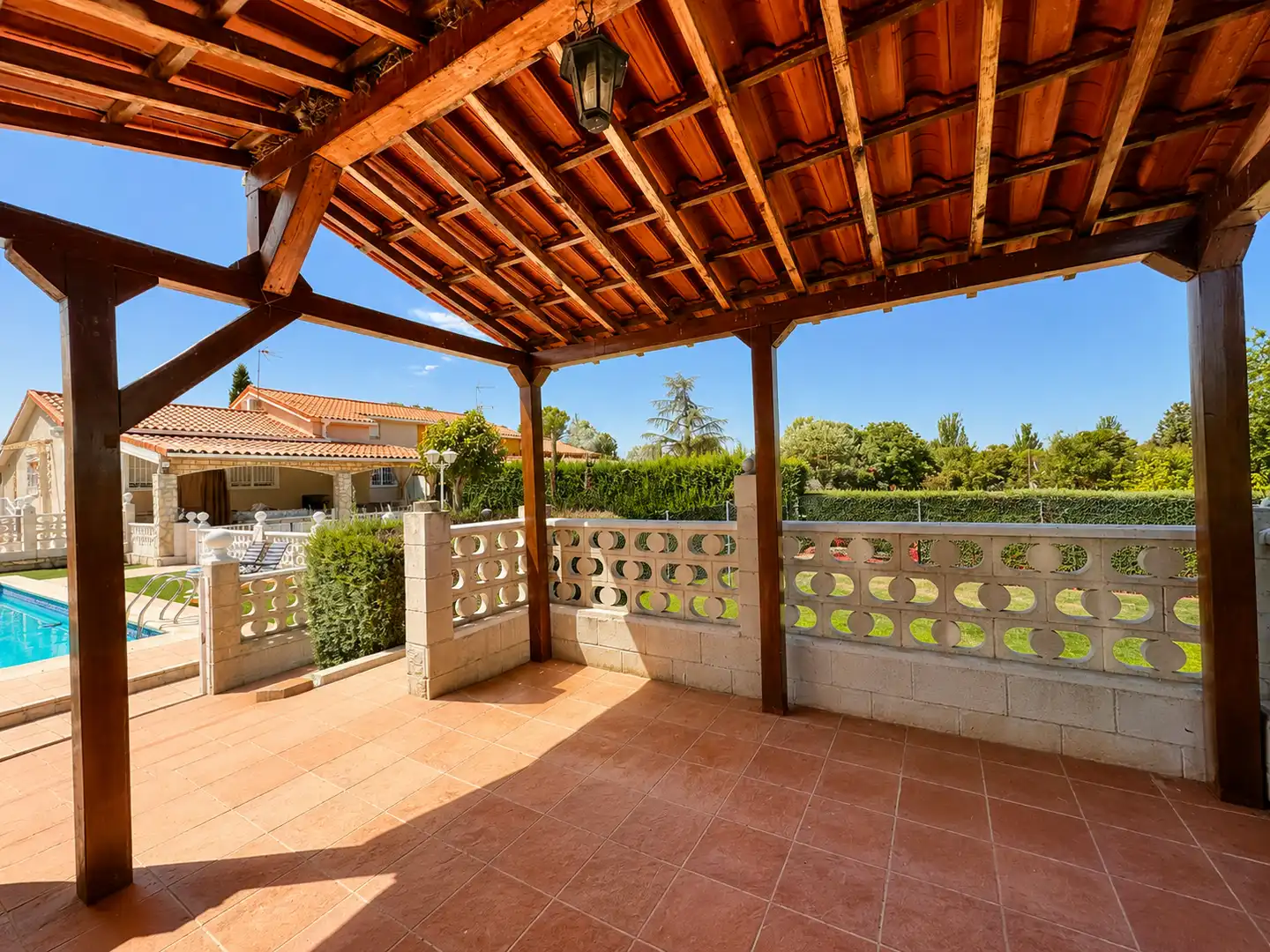Terraza de Casa o chalet en venta en Nuevo Baztán con Aire acondicionado, Calefacción y Jardín privado