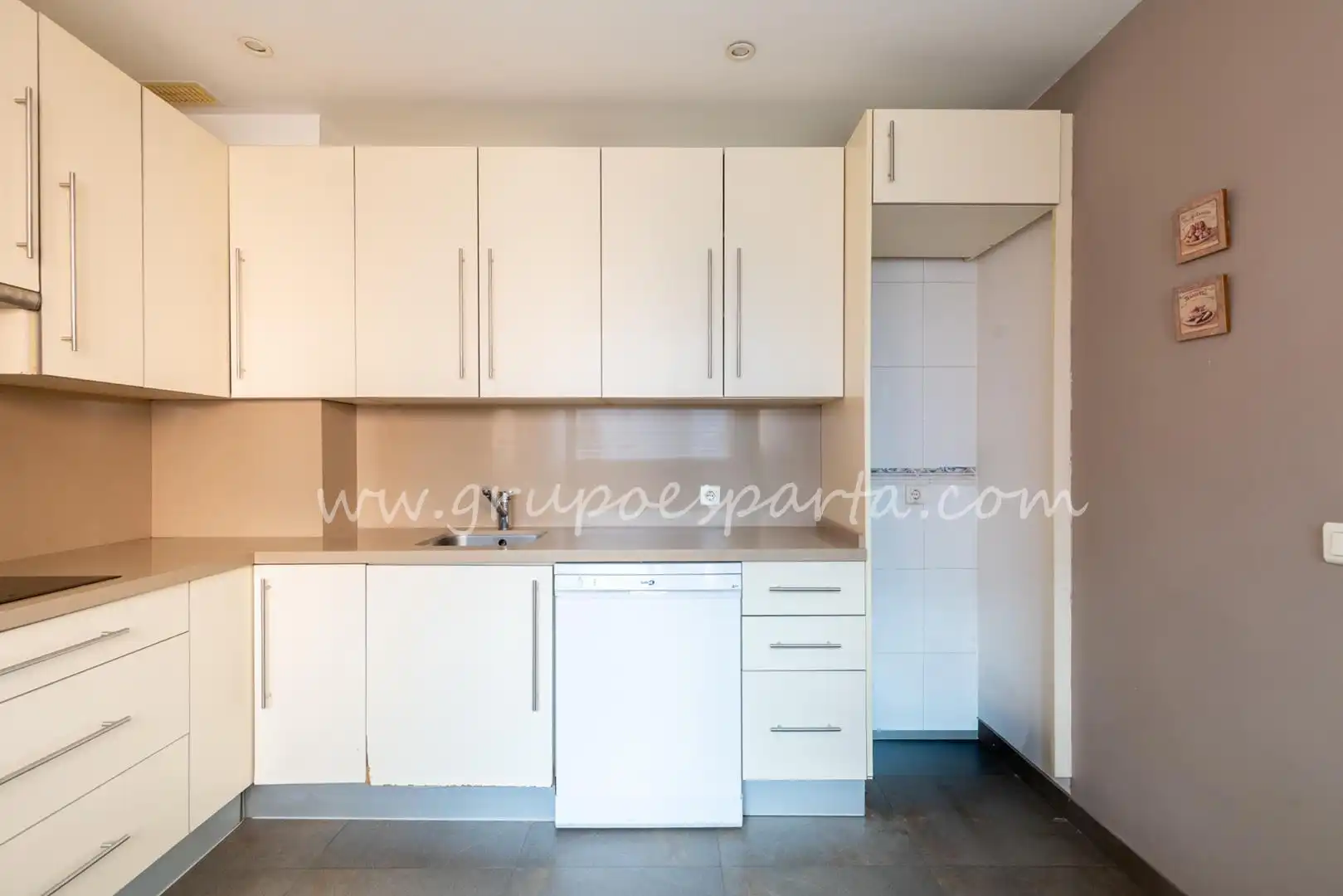 Kitchen of Flat for sale in Sevilla  with Air Conditioner and Terrace