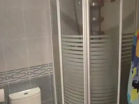 Badezimmer von Wohnung zur Miete in  Valencia Capital mit Klimaanlage