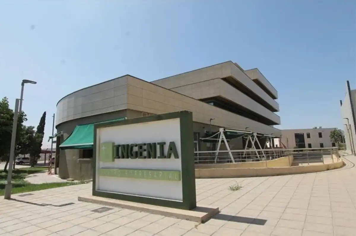 Local comercial en venda a Calle 1 P.P.los Leones, imagen 7