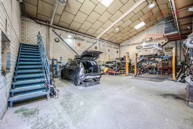Nave industrial en Venta en Altos del Olivar - El Caracol