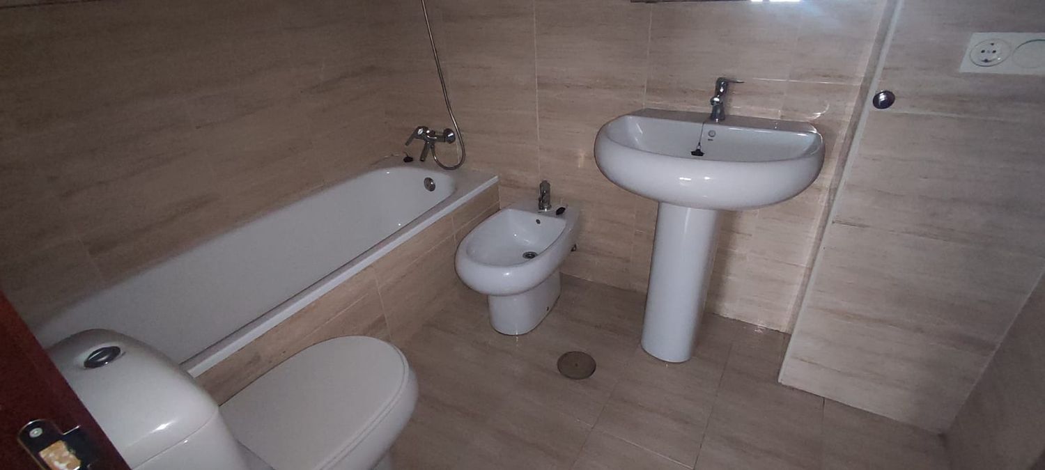 Baño de Piso en venta en Gijón  con Calefacción