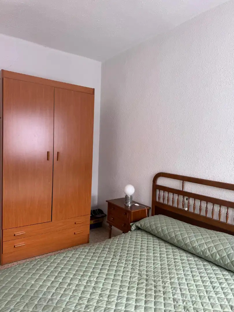 Dormitori de Pis en venda en Utiel amb Moblat i Balcó