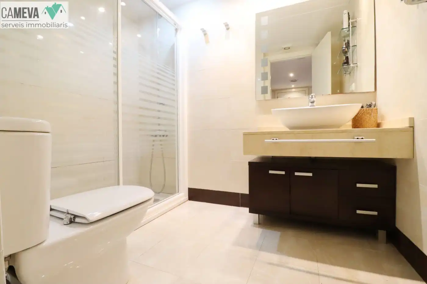 Badezimmer von Wohnung zum Verkauf in Barberà del Vallès mit Klimaanlage, Heizung und Privatgarten