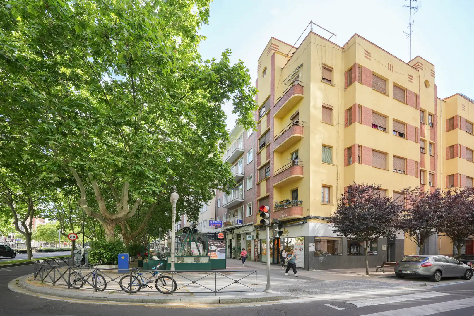 Außenansicht von Wohnung zum Verkauf in Valladolid mit Heizung, Parkett und Ofen