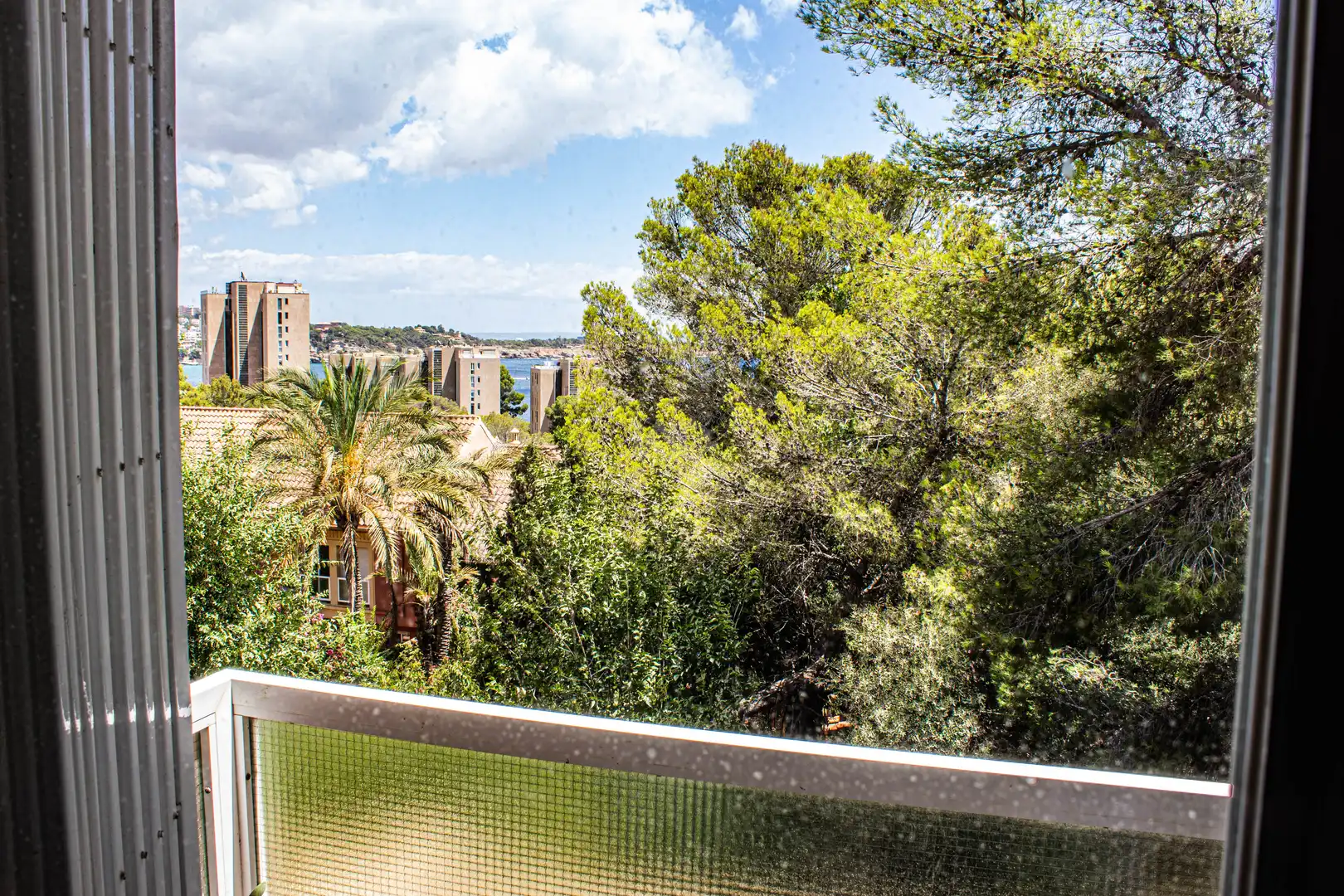 Außenansicht von Einfamilien-Reihenhaus zum Verkauf in Calvià mit Klimaanlage, Heizung und Terrasse