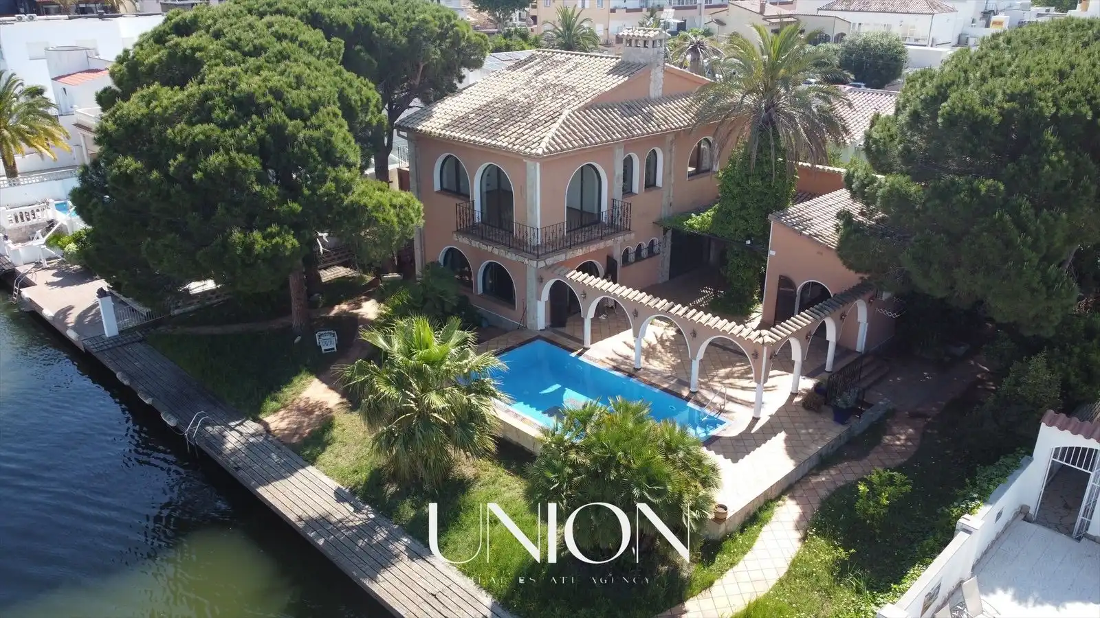 Chalet con piscina en venta en Requesens, imagen 6