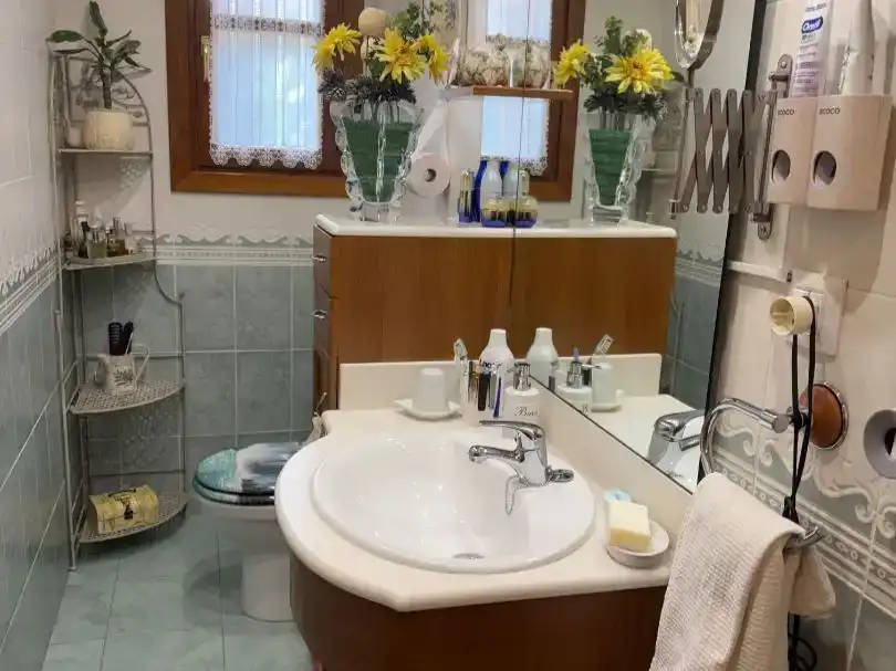 Bany de Casa adosada en venda en Miranda de Ebro amb Jardí privat, Parquet i Traster