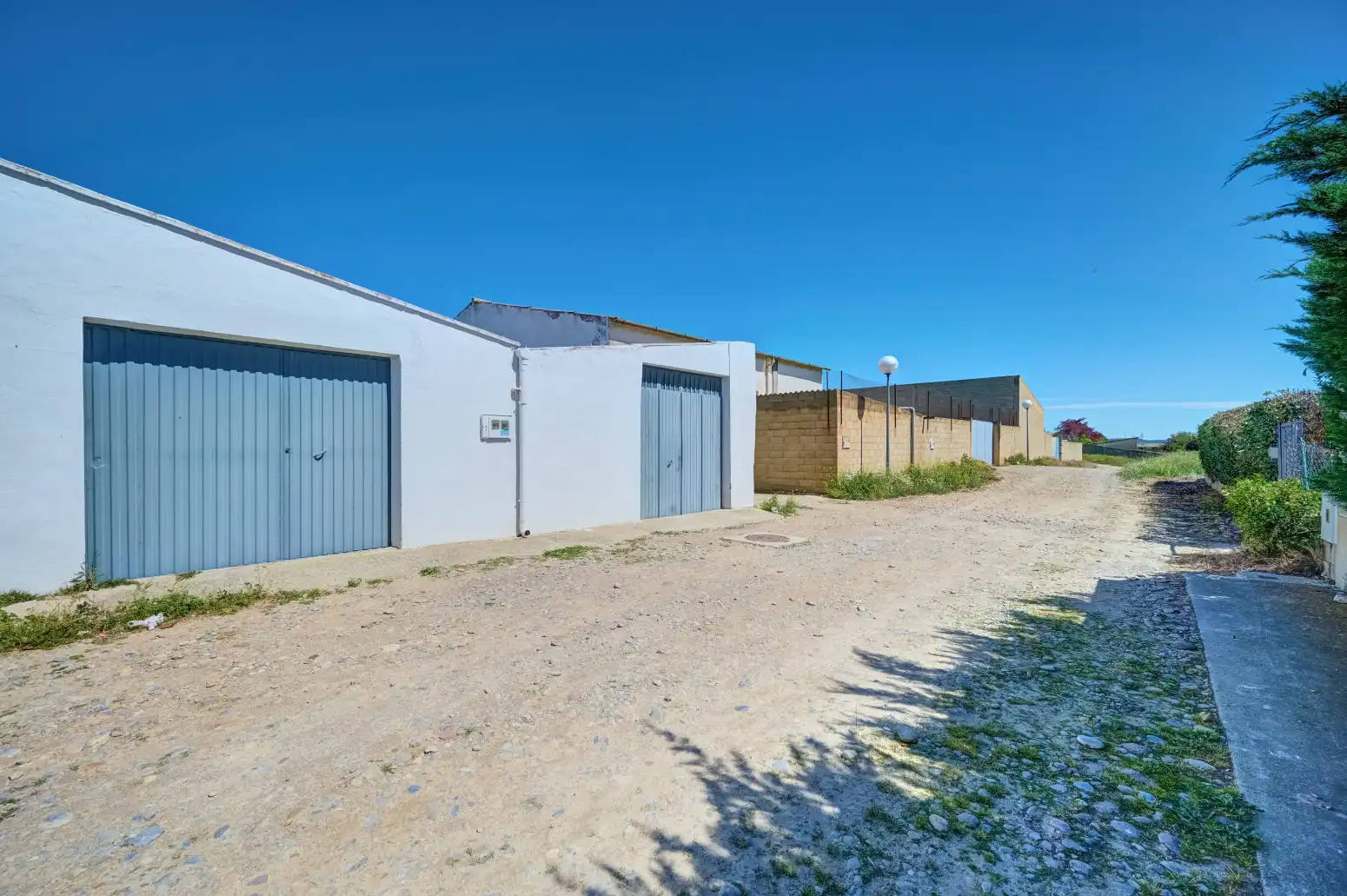 Vista exterior de Nave industrial en venta en Villafranca