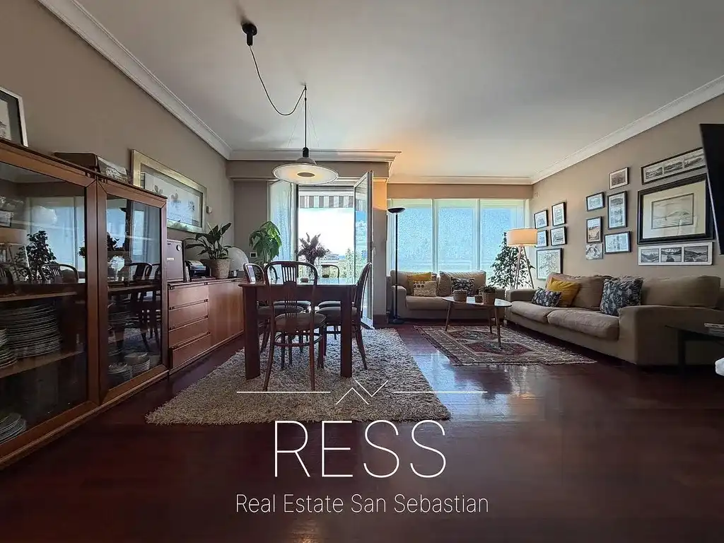 Wohnzimmer von Wohnung zum Verkauf in Donostia - San Sebastián  mit Heizung, Privatgarten und Terrasse