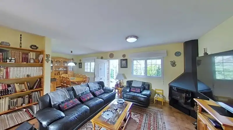 Sala d'estar de Casa adosada en venda en Valdemanco amb Calefacció, Jardí privat i Terrassa