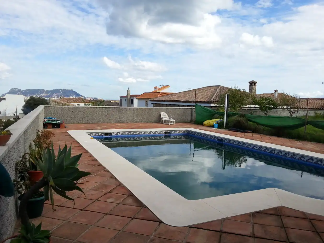 Swimming pool of Houses for sale in Algeciras  with Private garden and Swimming Pool