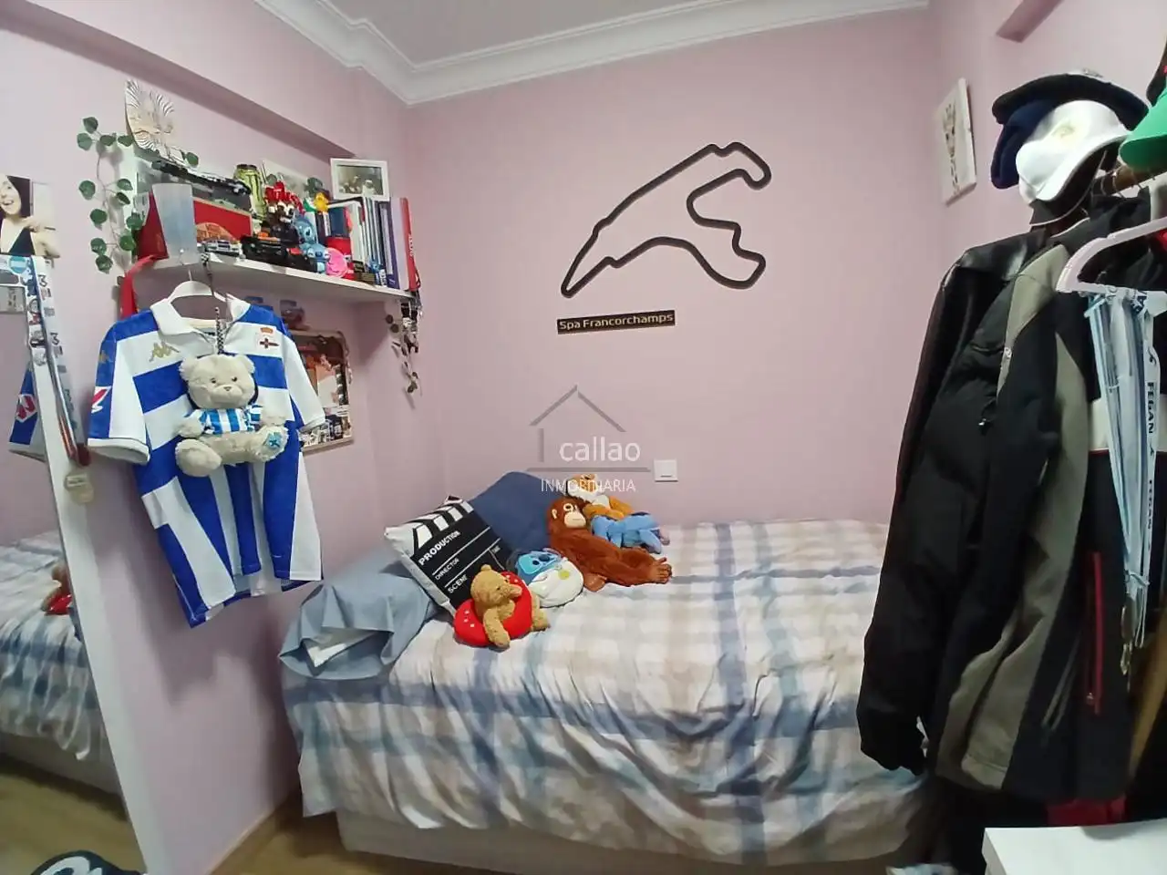 Habitación de Apartamento en venta en Ferrol con Calefacción