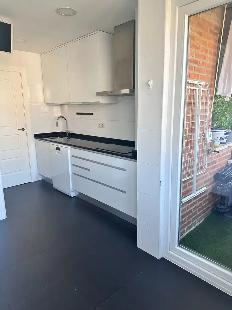 Kitchen of Flat for sale in Madrid  with Air Conditioner, Parquet flooring and Storage room